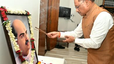 मुख्यमंत्री श्री विष्णु देव साय ने डॉ. श्यामा प्रसाद मुखर्जी की पुण्यतिथि पर श्रद्धांजलि अर्पित की