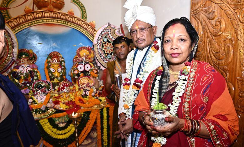 परंपरागत श्रद्धा-भक्ति और उल्लास के वातावरण में निकाली गई भव्य रथयात्रा परंपरागत श्रद्धा-भक्ति और उल्लास के वातावरण में निकाली गई भव्य रथयात्रा
