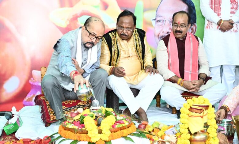 रायपुर : राज्यपाल श्री डेका पोला पर्व उत्सव में हुए शामिल रायपुर : राज्यपाल श्री डेका पोला पर्व उत्सव में हुए शामिल