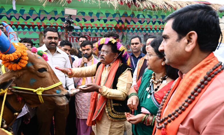 रायपुर : कृषि मंत्री निवास में धूमधाम से मनाया गया पारंपरिक पर्व ‘पोरा तिहार’ रायपुर : कृषि मंत्री निवास में धूमधाम से मनाया गया पारंपरिक पर्व ‘पोरा तिहार’
