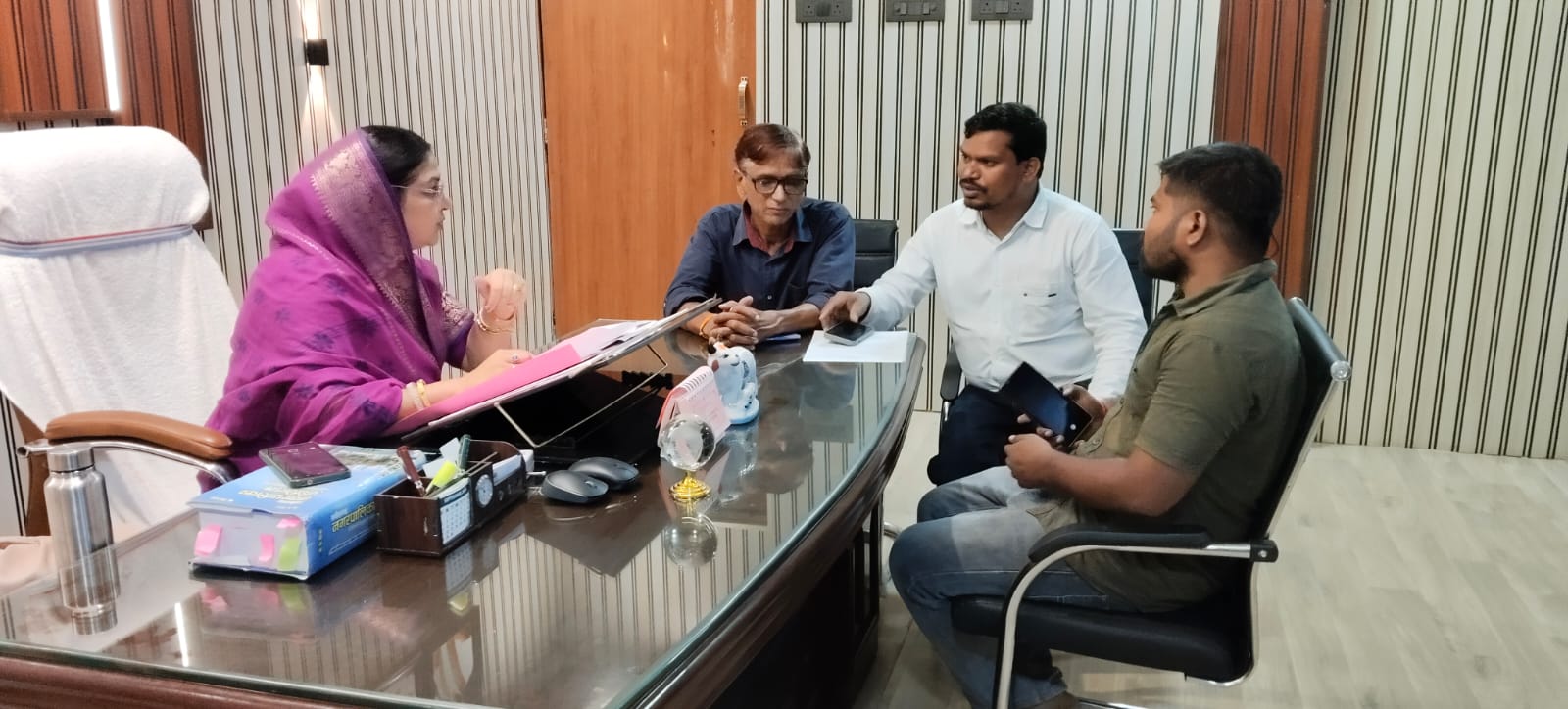 पीएम सूर्यघर योजना से रौशन होंगे बालोद में बन रहे प्रधानमंत्री आवास….. पीएम सूर्यघर योजना से रौशन होंगे बालोद में बन रहे प्रधानमंत्री आवास…..
