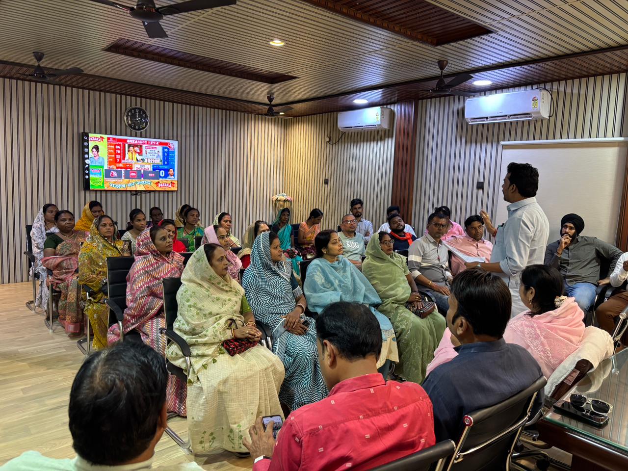 उप मुख्यमंत्री श्री अरुण साव जी के बालोद आगमन की तैयारी को लेकर बैठक संपन्न हुई…..