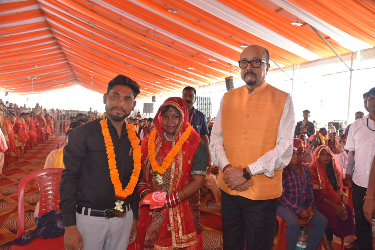 सामूहिक विवाह कार्यक्रम में शामिल हुए राज्यपाल