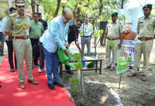 राज्यपाल श्री रमेन डेका ने ली रायपुर जिले में विकासखंड स्तरीय समीक्षा बैठक