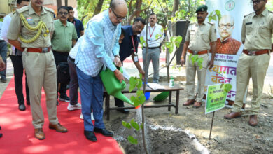 राज्यपाल श्री रमेन डेका ने ली रायपुर जिले में विकासखंड स्तरीय समीक्षा बैठक