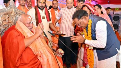 तेंदुवा धाम में श्रीराम कथा का भव्य शुभारंभ: मुख्यमंत्री श्री विष्णु देव साय ने लिया संतों का आशीर्वाद