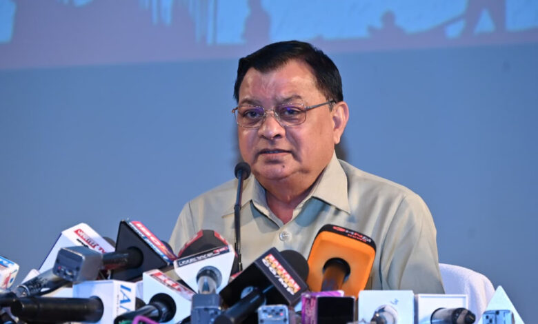 श्रमिक समाज की आधारशिला हैं और उनके बिना विकास की कल्पना अधूरी: श्रम मंत्री श्री लखनलाल देवांगन श्रमिक समाज की आधारशिला हैं और उनके बिना विकास की कल्पना अधूरी