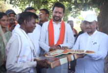 सुशासन तिहार : मुख्यमंत्री श्री विष्णु देव साय ने पीएम जनमन के हितग्राही को सौंपी खुशियों की चाबी