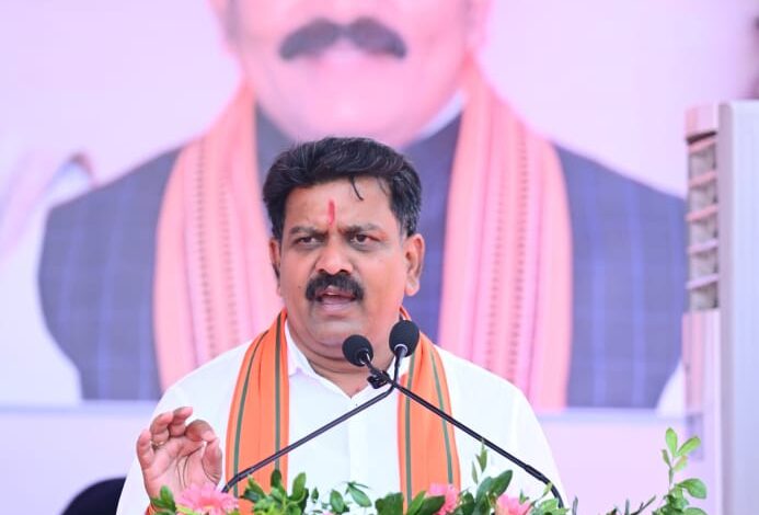 रायपुर पुलिस कमिश्नरेट में “डायल-112 फेस-2 नेक्स्ट जनरेशन” सेवा का उप मुख्यमंत्री ने किया शुभारंभ रायपुर पुलिस कमिश्नरेट में “डायल-112 फेस-2 नेक्स्ट जनरेशन” सेवा का उप मुख्यमंत्री ने किया शुभारंभ
