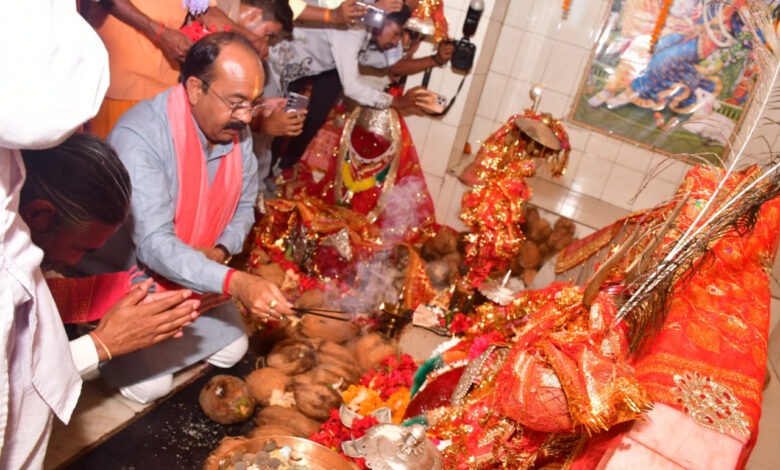 उप मुख्यमंत्री श्री अरुण साव ने तेलीन सत्ती माता मंदिर में की पूजा-अर्चना