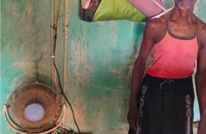 गर्मी में राहत और सतत बनी रहे रोशनी : शासन की संवेदनशील पहल से सियाराम मरकाम के घर लौटी बिजली
