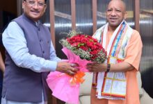 मुख्यमंत्री ने उत्तर प्रदेश के मुख्यमंत्री श्री योगी आदित्यनाथ का किया आत्मीय स्वागत