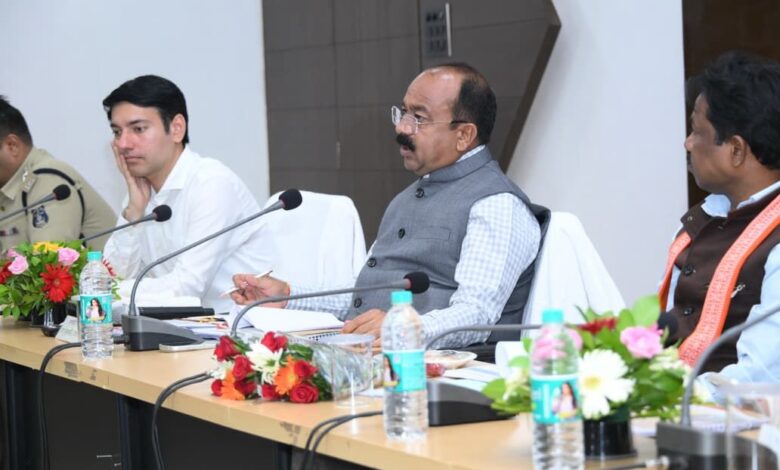 उप मुख्यमंत्री श्री अरुण साव ने स्वच्छता दीदियों के नियमित स्वास्थ्य जांच और सुरक्षा किट प्रदान करने के दिए निर्देश उप मुख्यमंत्री श्री अरुण साव ने स्वच्छता दीदियों के नियमित स्वास्थ्य जांच और सुरक्षा किट प्रदान करने के दिए निर्देश