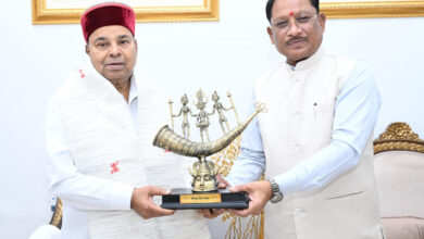 मुख्यमंत्री श्री विष्णुदेव साय से कर्नाटक के राज्यपाल श्री थावरचंद गहलोत ने की सौजन्य भेंट