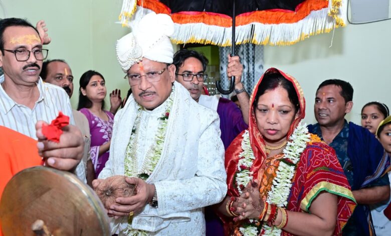मुख्यमंत्री श्री विष्णुदेव साय ने दोकड़ा की ऐतिहासिक रथयात्रा में निभाई गजपति महाराजा की परंपरा : भगवान श्री जगन्नाथ का रथ खींचकर प्रदेशवासियों के सुख, समृद्धि और खुशहाली की कामना की मुख्यमंत्री श्री विष्णुदेव साय ने दोकड़ा की ऐतिहासिक रथयात्रा में निभाई गजपति महाराजा की परंपरा : भगवान श्री जगन्नाथ का रथ खींचकर प्रदेशवासियों के सुख, समृद्धि और खुशहाली की कामना की