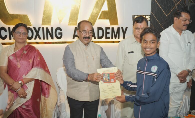 राष्ट्रीय किकबॉक्सिंग प्रतियोगिता में पदक विजेता खिलाड़ियों का सम्मान