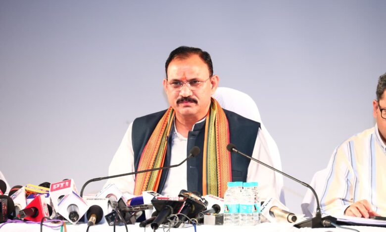 मलेरिया पर निर्णायक प्रहार जारी, एक भी मृत्यु न हो यही हमारा लक्ष्य : स्वास्थ्य मंत्री मलेरिया पर निर्णायक प्रहार जारी, एक भी मृत्यु न हो यही हमारा लक्ष्य : स्वास्थ्य मंत्री