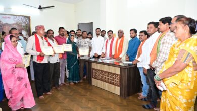 उप मुख्यमंत्री श्री विजय शर्मा ने कवर्धा के हितग्राहियों को सौंपे पीएम आवास योजना शहरी 2.0 के स्वीकृति पत्र