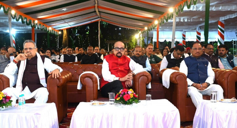 स्वतंत्रता दिवस पर लोकभवन में आयोजित हुआ ‘स्वागत समारोह’ स्वतंत्रता दिवस पर लोकभवन में आयोजित हुआ ‘स्वागत समारोह’