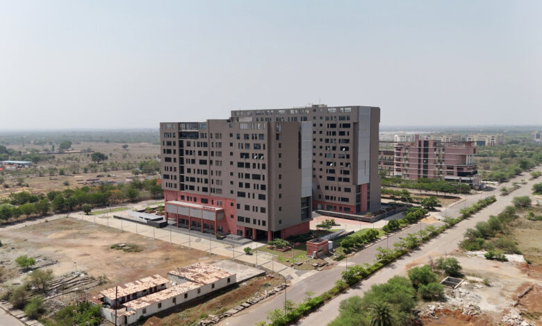 विशेष लेख : औद्योगिक निवेश से रोजगार का नया आधार बन रहा नवा रायपुर अटल नगर विशेष लेख : औद्योगिक निवेश से रोजगार का नया आधार बन रहा नवा रायपुर अटल नगर