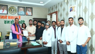 स्वास्थ्य मंत्री श्री श्याम बिहारी जायसवाल से मिले इंटर्न डॉक्टर, आंदोलन स्थगित करने का लिया निर्णय