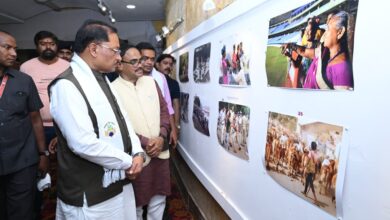 तस्वीरों ने ताजा कीं मुख्यमंत्री श्री विष्णुदेवसाय की पुरानी यादें: मुख्यमंत्री श्री विष्णुदेव साय ‘दृश्य संवाद 2026’ के समापन समारोह में हुए शामिल
