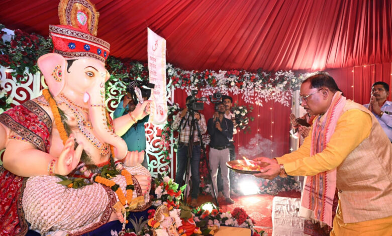 मुख्यमंत्री निवास में विराजे भगवान गणेश मुख्यमंत्री निवास में विराजे भगवान गणेश