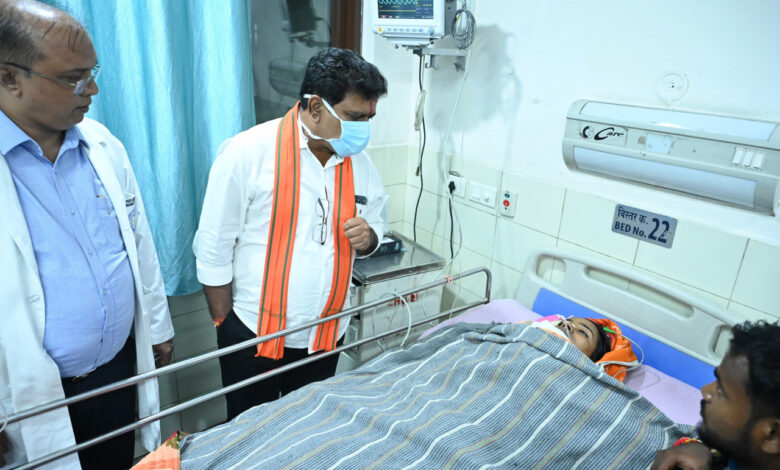 उप मुख्यमंत्री श्री विजय शर्मा ने एम्स रायपुर में महाराष्ट्र सड़क हादसे के घायलों से की मुलाकात उप मुख्यमंत्री श्री विजय शर्मा ने एम्स रायपुर में महाराष्ट्र सड़क हादसे के घायलों से की मुलाकात