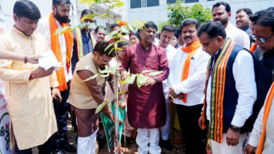 सेवा संकल्प अभियान : उप मुख्यमंत्री श्री विजय शर्मा ने महारानी अस्पताल जगदलपुर में किया रक्तदान