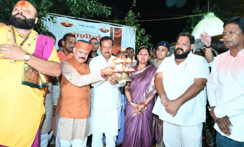 ‘आशीर्वाद का दीया’ अभियान का भव्य शुभारंभ ‘आशीर्वाद का दीया’ अभियान का भव्य शुभारंभ
