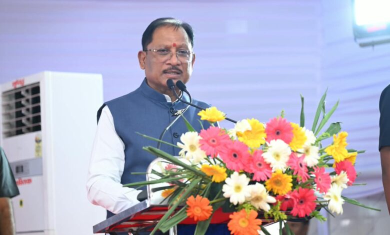 नक्सलवाद से प्रभावित रहे क्षेत्रों में शांति के साथ खुल रहे विकास और समृद्धि के नए द्वार: मुख्यमंत्री श्री विष्णुदेव साय नक्सलवाद से प्रभावित रहे क्षेत्रों में शांति के साथ खुल रहे विकास और समृद्धि के नए द्वार: मुख्यमंत्री श्री विष्णुदेव साय