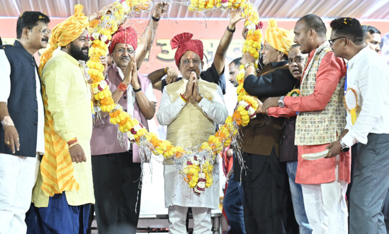 असत्य पर सत्य और बुराई पर अच्छाई की विजय का शाश्वत संदेश देता है विजयादशमी का पर्व : मुख्यमंत्री श्री विष्णु देव साय असत्य पर सत्य और बुराई पर अच्छाई की विजय का शाश्वत संदेश देता है विजयादशमी का पर्व : मुख्यमंत्री श्री विष्णु देव साय