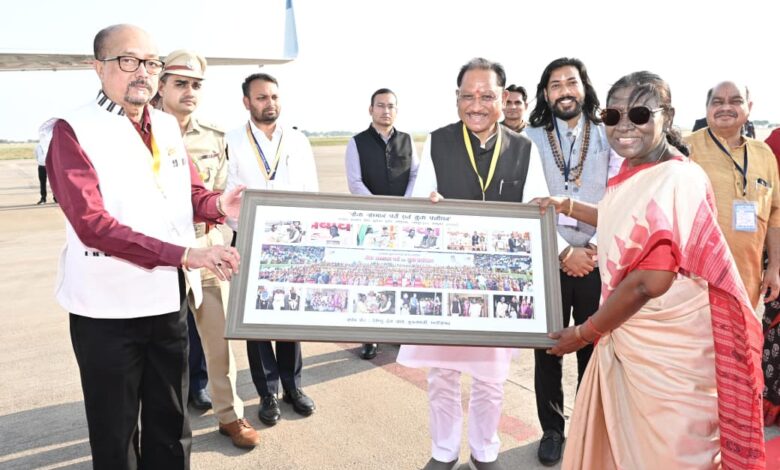 राष्ट्रपति श्रीमती द्रौपदी मुर्मु छत्तीसगढ़ प्रवास के पश्चात रायपुर से हुईं रवाना