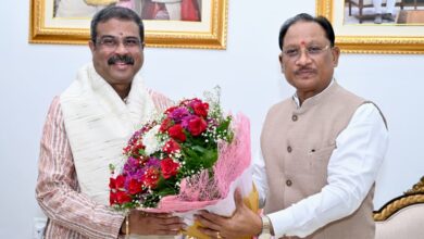 मुख्यमंत्री श्री विष्णु देव साय से सांसद श्री धर्मेंद्र प्रधान ने की शिष्टाचार भेंट