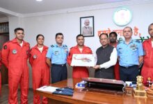 मुख्यमंत्री श्री विष्णु देव साय से भारतीय वायु सेना की सारंग हेलीकॉप्टर डिस्प्ले टीम ने की सौजन्य मुलाकात