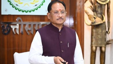 मुख्यमंत्री श्री विष्णु देव साय ने बाबा कार्तिक उरांव की जन्मशताब्दी पर उनकी आदमकद प्रतिमा का किया अनावरण
